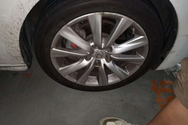 Used Lexus IS 2013 250 Leading Edition Right Front Wheel Hub