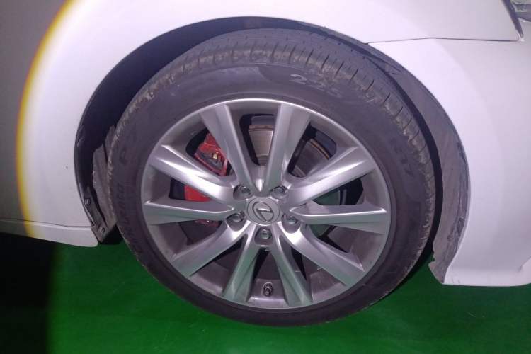 Used Lexus IS 2013 250 F SPORT Right Front Wheel Hub