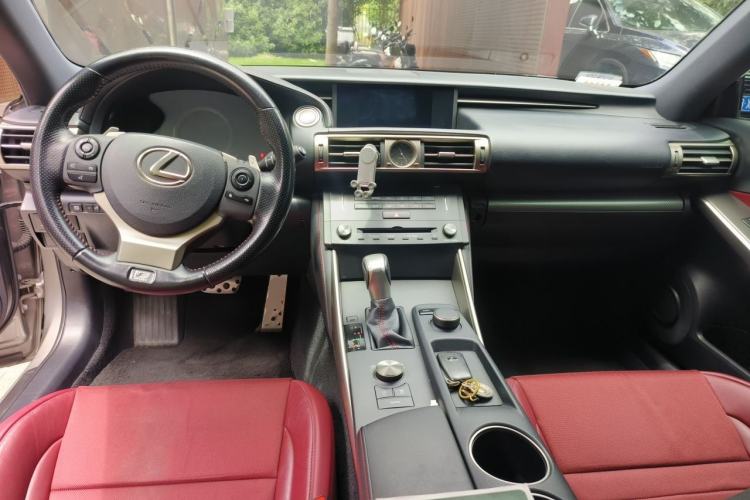 Used Lexus IS 2015 200t F SPORT Center Console