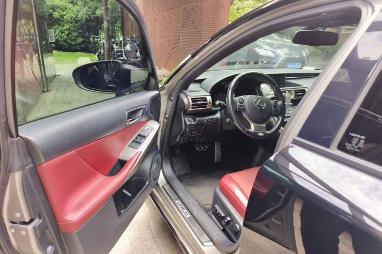 Used Lexus IS 2015 200t F SPORT Driver Seat