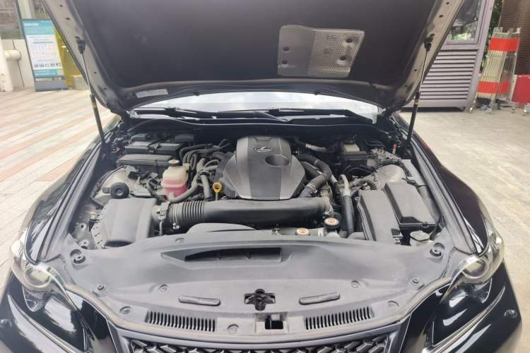 Used Lexus IS 2015 200t F SPORT Engine Bay