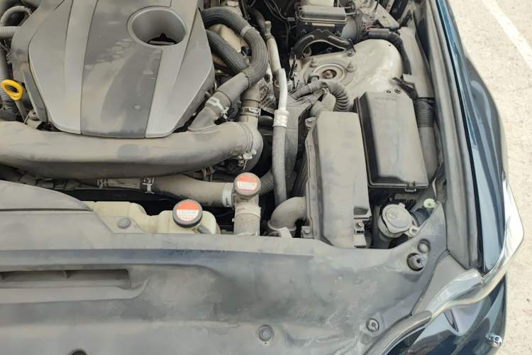 Used Lexus IS 2015 200t F SPORT Engine Bay Left