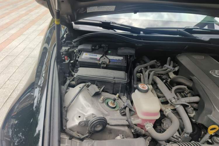 Used Lexus IS 2015 200t F SPORT Engine Bay Right