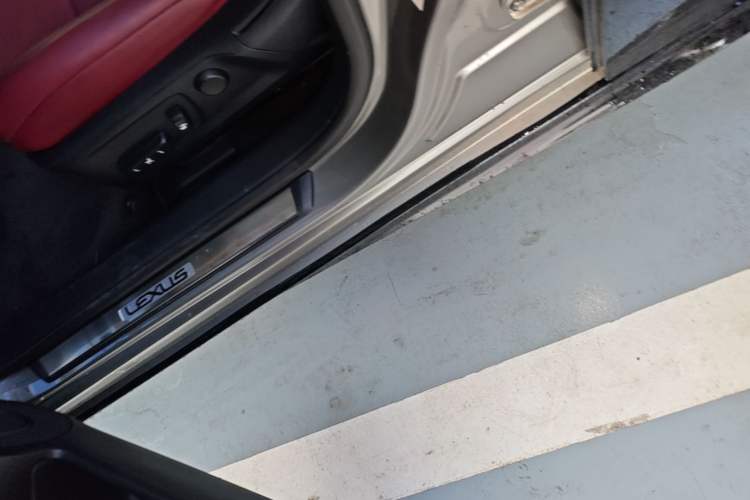Used Lexus IS 2015 200t F SPORT Left Side Sill