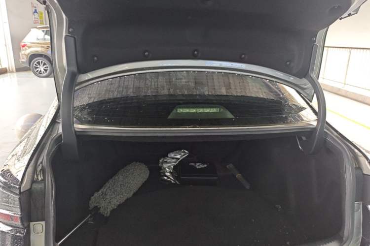 Used Lexus IS 2015 200t F SPORT Trunk