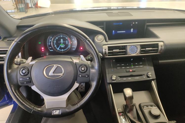 Used Lexus IS 2015 200t F SPORT Center Console