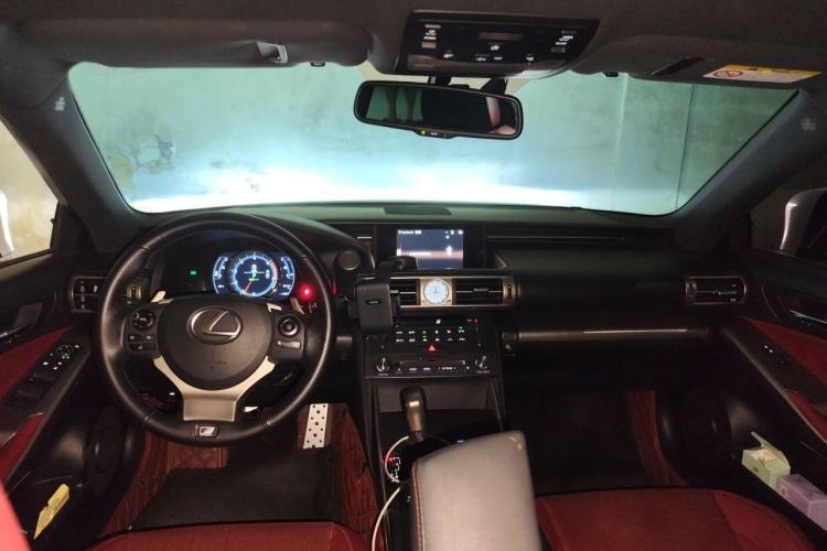 Used Lexus IS 2015 200t F SPORT Center Console