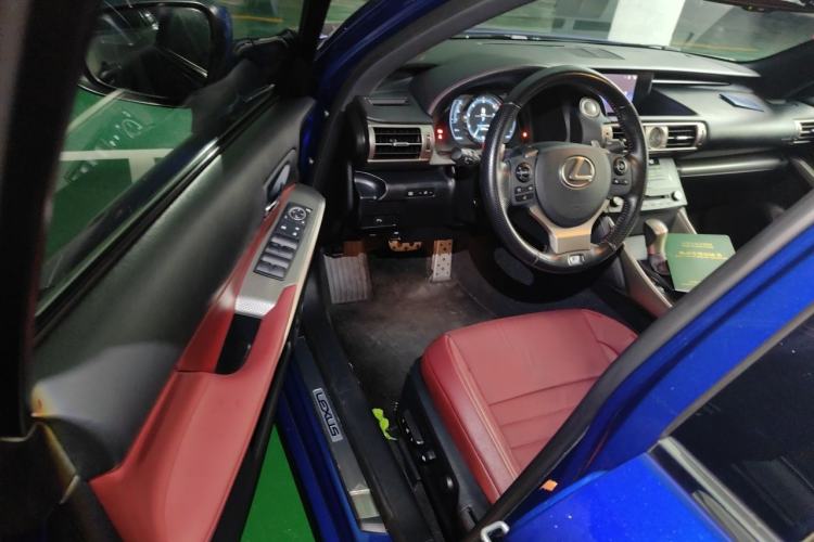 Used Lexus IS 2015 200t F SPORT Driver Seat