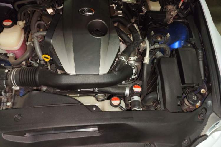 Used Lexus IS 2015 200t F SPORT Engine Bay Left
