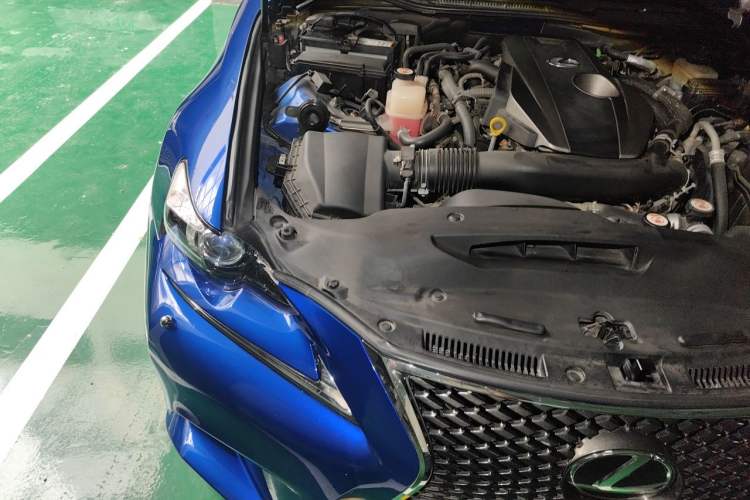 Used Lexus IS 2015 200t F SPORT Engine Bay Right