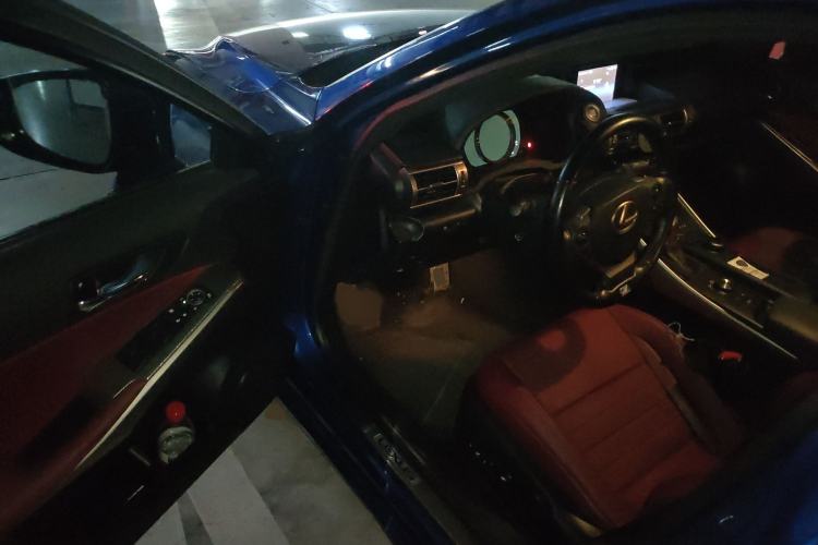 Used Lexus IS 2015 200t F SPORT Interior 3