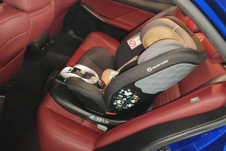 Used Lexus IS 2015 200t F SPORT Interior 4