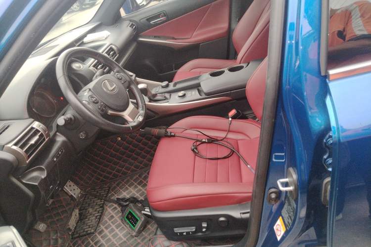 Used Lexus IS 2015 200t F SPORT Left Front Seat