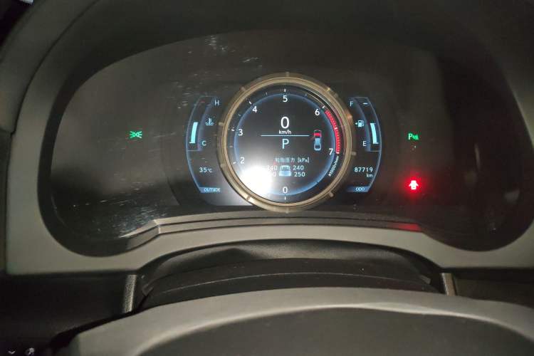 Used Lexus IS 2015 200t F SPORT Odometer Close Up