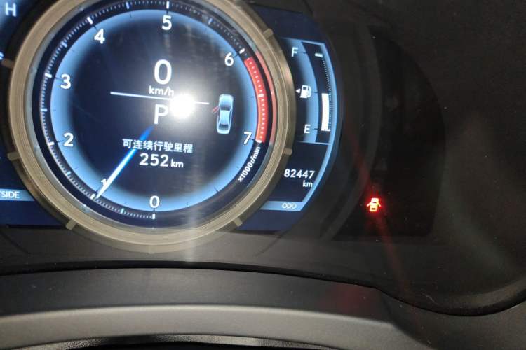 Used Lexus IS 2015 200t F SPORT Odometer Close Up