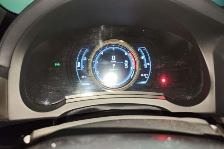 Used Lexus IS 2015 200t F SPORT Odometer Close Up