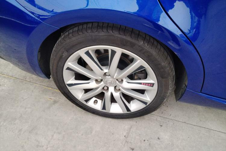 Used Lexus IS 2015 200t F SPORT Right Rear Wheel Hub