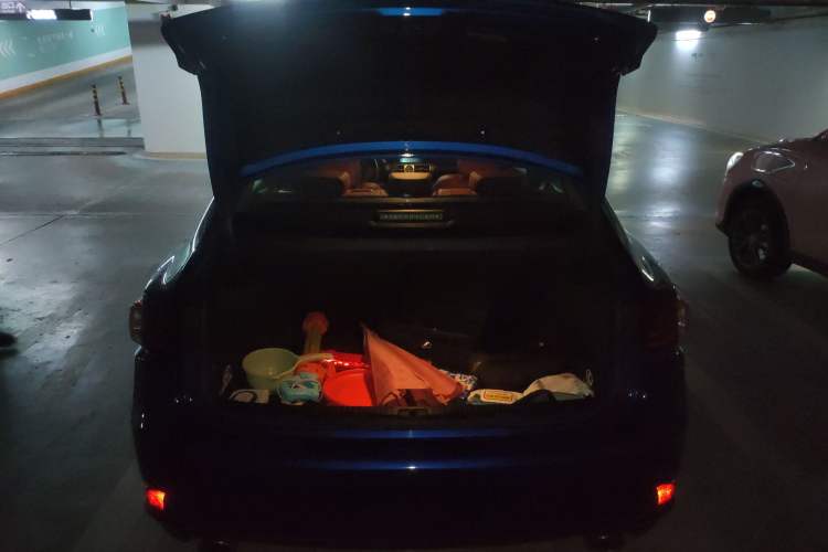 Used Lexus IS 2015 200t F SPORT Trunk