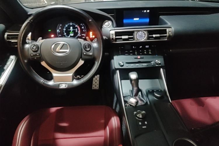 Used Lexus IS 2015 200t F SPORT Center Console