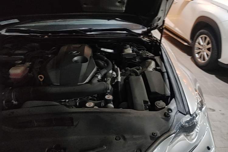 Used Lexus IS 2015 200t F SPORT Engine Bay Left