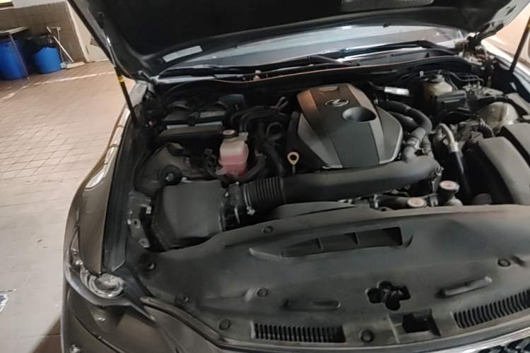 Used Lexus IS 2015 200t F SPORT Engine Bay Right