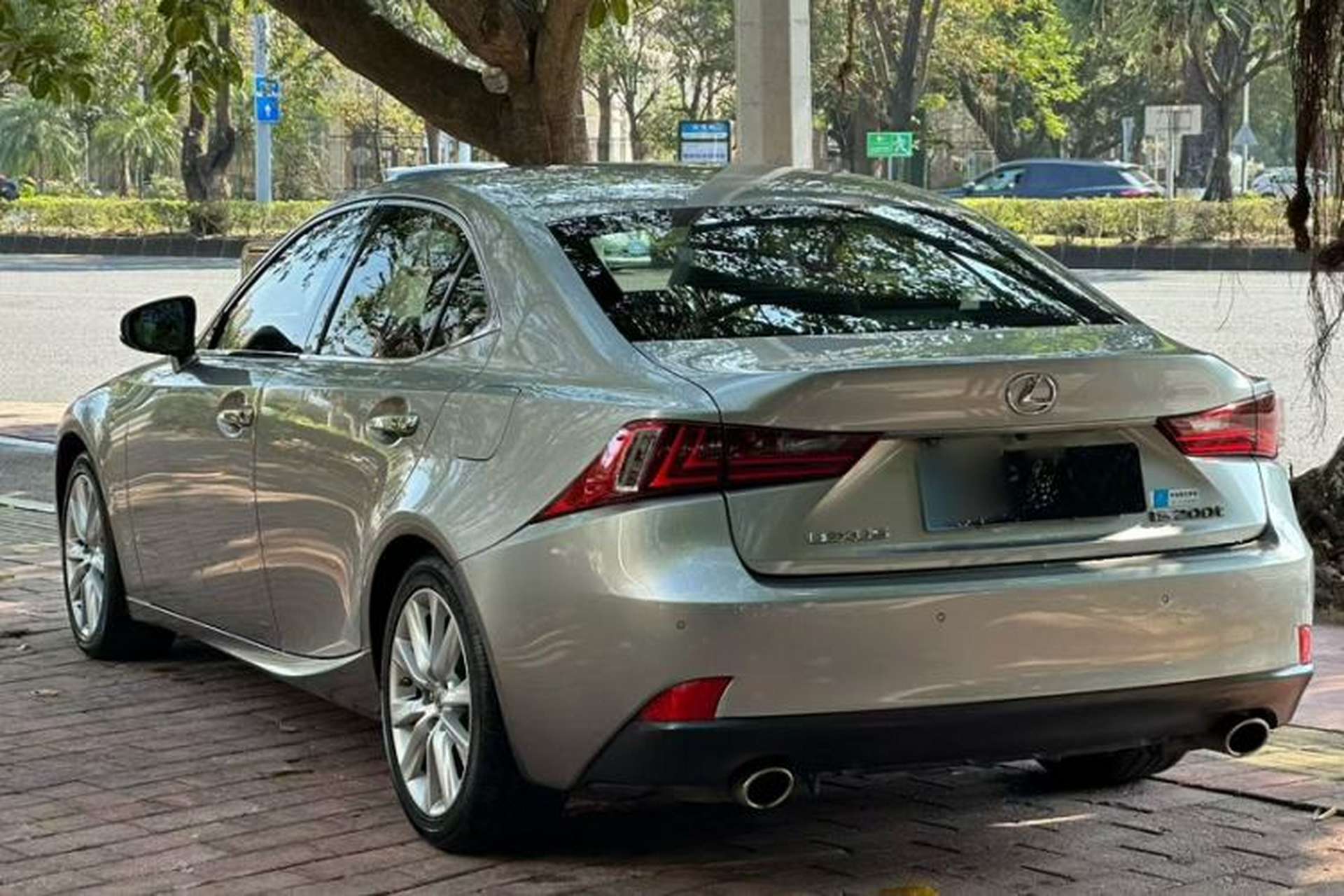 Used Lexus IS 2015 200T Leading Edition Exterior 4