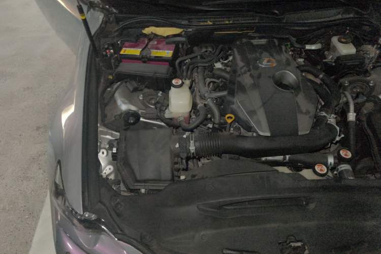 Used Lexus IS 2015 200t F SPORT Engine Bay Right
