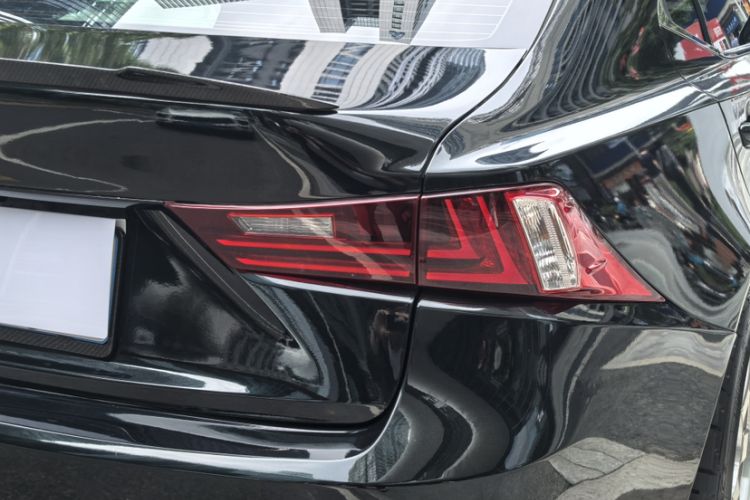 Used Lexus IS 2015 200t F SPORT Exterior 8
