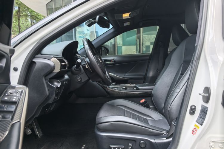 Used Lexus IS 2015 200t F SPORT Interior 6