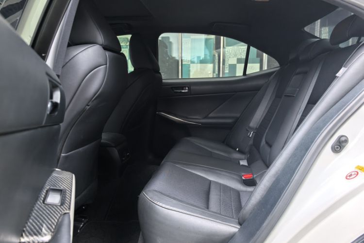 Used Lexus IS 2015 200t F SPORT Interior 7
