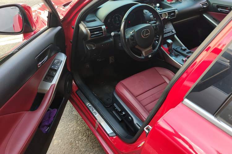 Used Lexus IS 2015 200t F SPORT Driver Seat