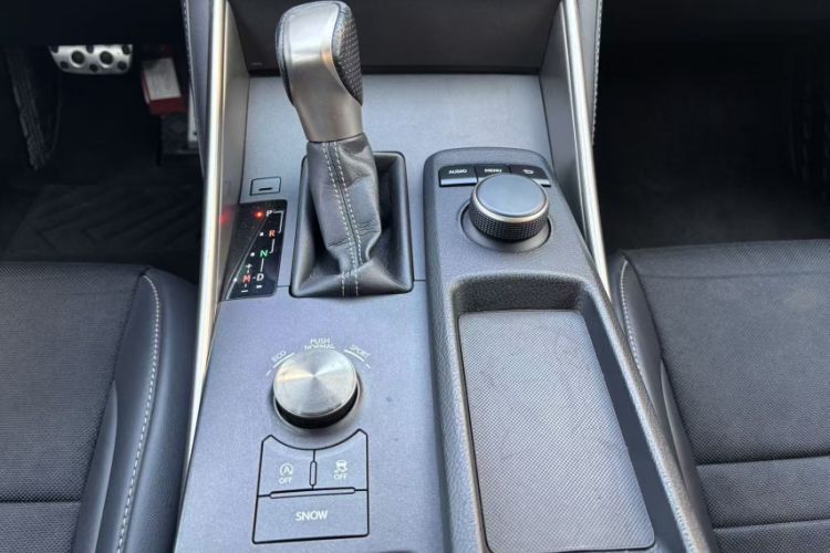 Used Lexus IS 2015 200t F SPORT Interior 5