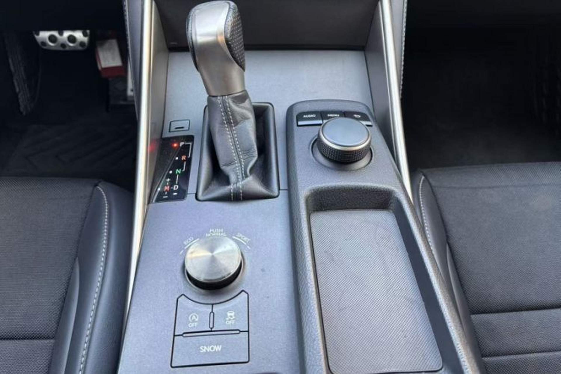 Used Lexus IS 2015 200t F SPORT Interior 5