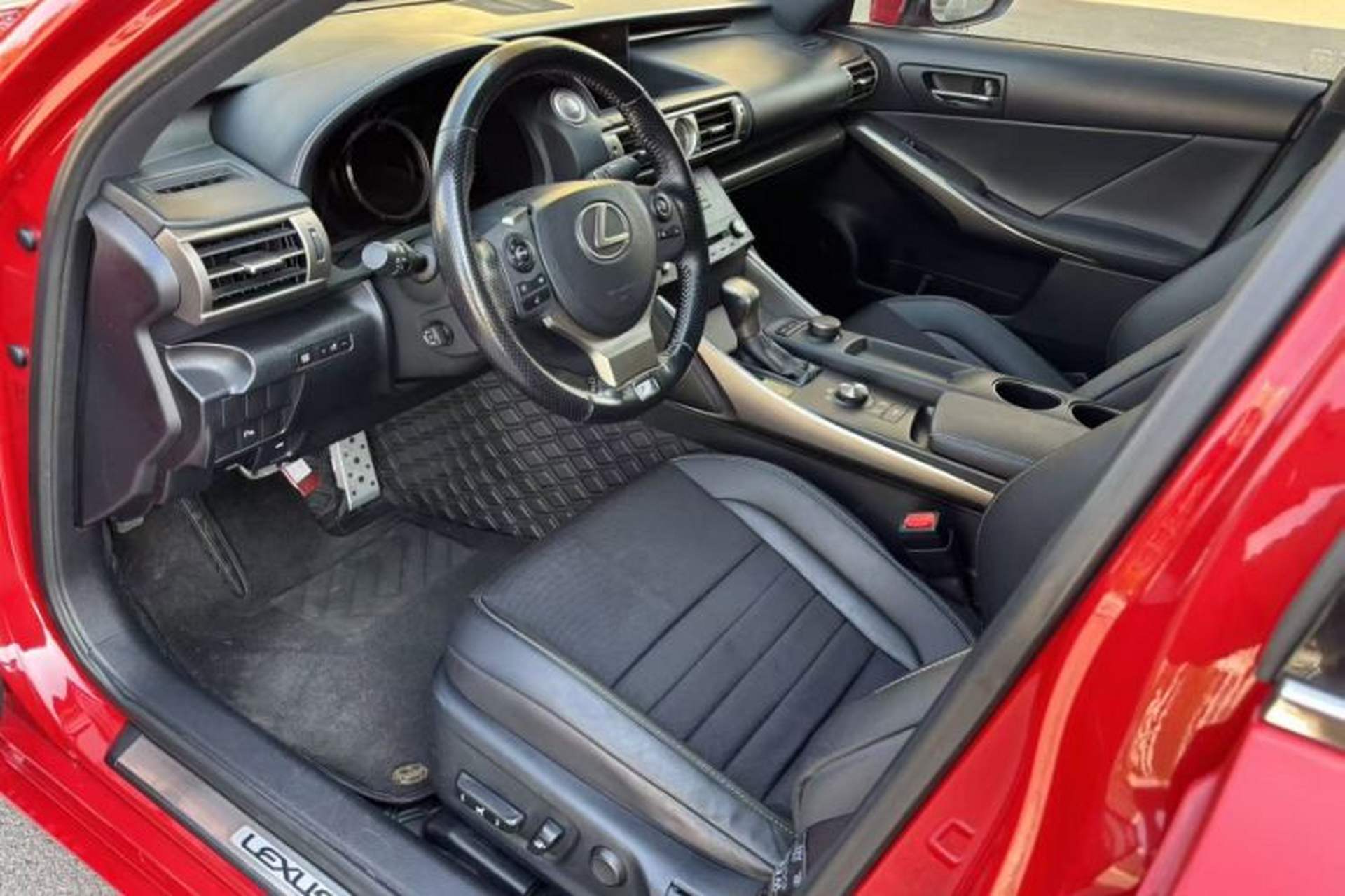 Used Lexus IS 2015 200t F SPORT Left Front Seat