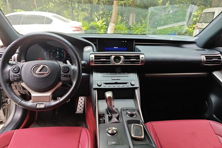 Used Lexus IS 2015 200t F SPORT Center Console