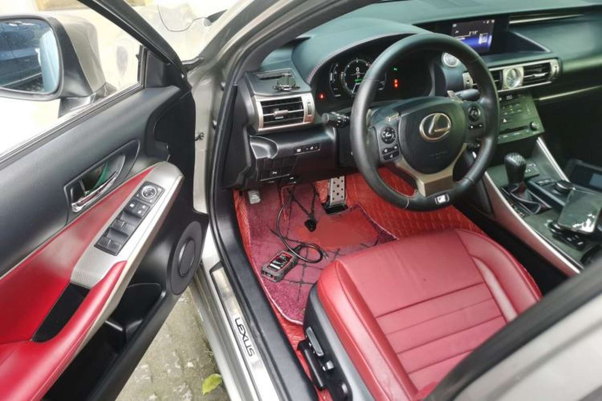 Used Lexus IS 2015 200t F SPORT Driver Seat
