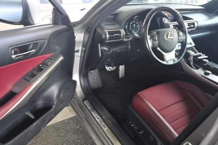 Used Lexus IS 2015 200t F SPORT Driver Seat