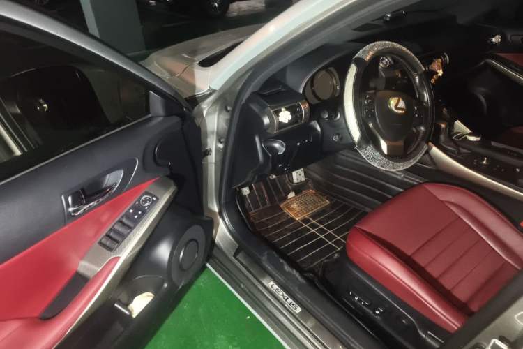 Used Lexus IS 2015 200t F SPORT Driver Seat