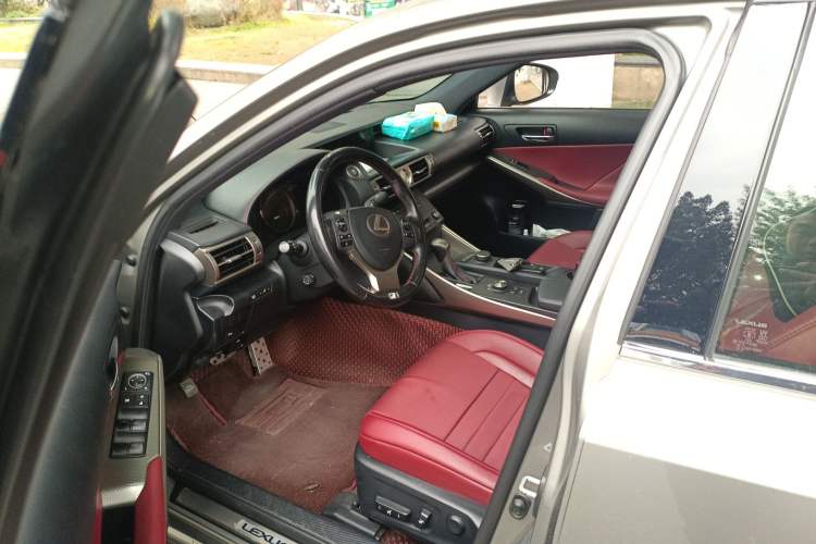 Used Lexus IS 2015 200t F SPORT Driver Seat