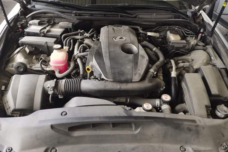 Used Lexus IS 2015 200t F SPORT Engine Bay