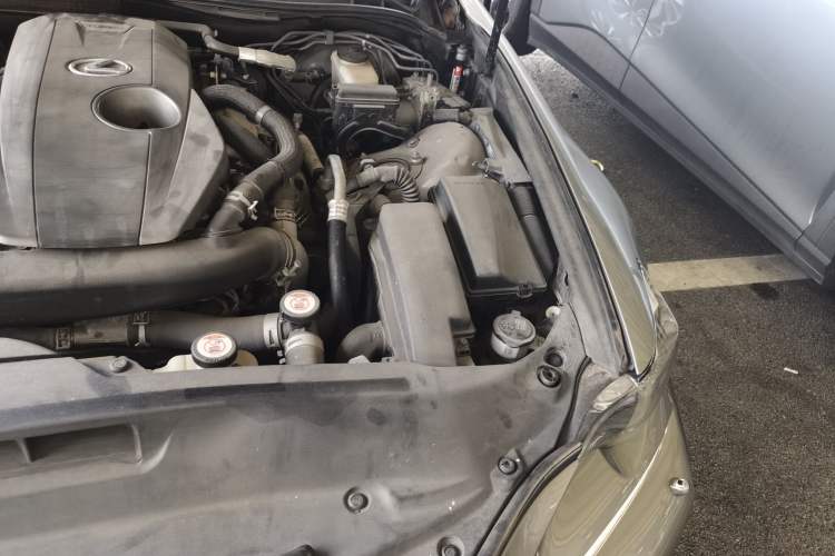 Used Lexus IS 2015 200t F SPORT Engine Bay Left