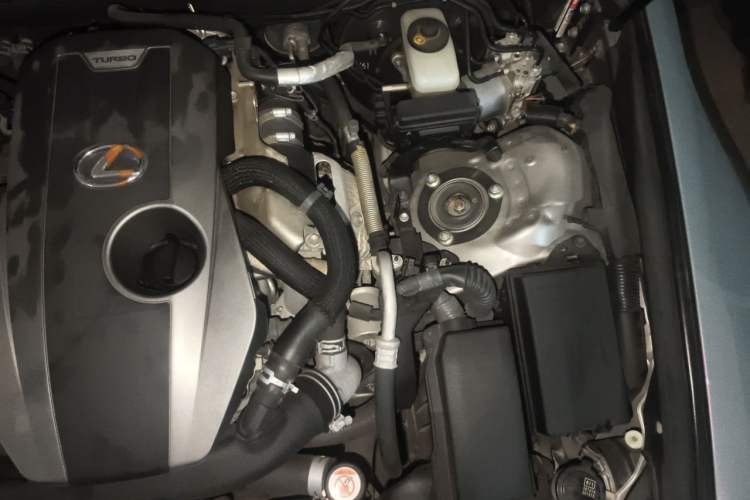 Used Lexus IS 2015 200t F SPORT Engine Bay Left