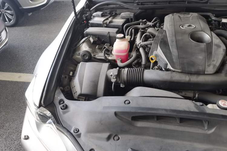 Used Lexus IS 2015 200t F SPORT Engine Bay Right