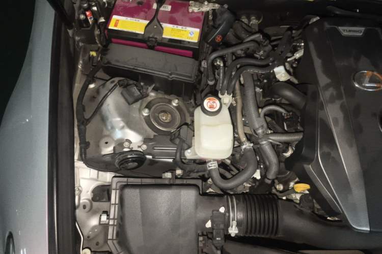 Used Lexus IS 2015 200t F SPORT Engine Bay Right