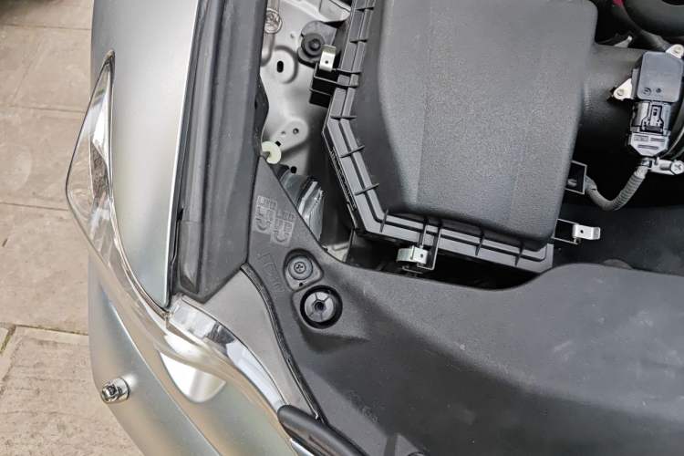 Used Lexus IS 2015 200t F SPORT Engine Bay Right
