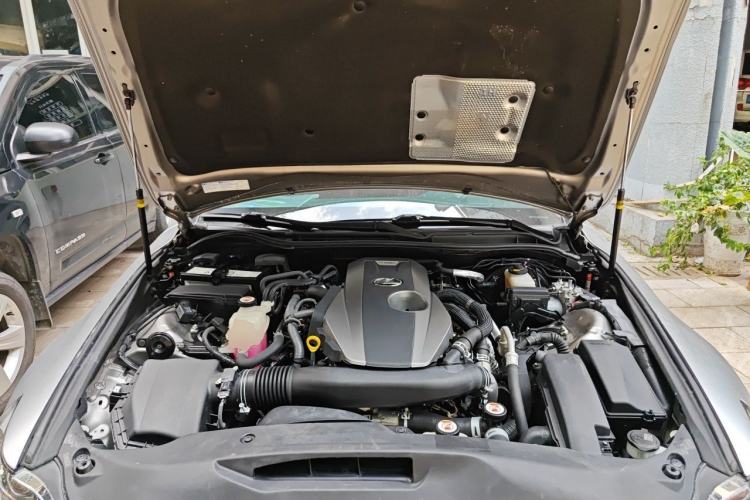 Used Lexus IS 2015 200t F SPORT Engine Bay