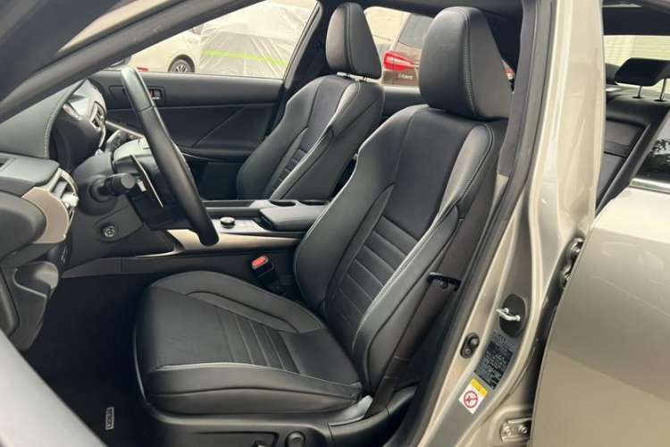 Used Lexus IS 2015 200t F SPORT Interior 3