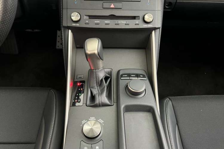 Used Lexus IS 2015 200t F SPORT Interior 4