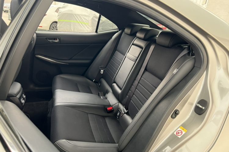 Used Lexus IS 2015 200t F SPORT Interior 7