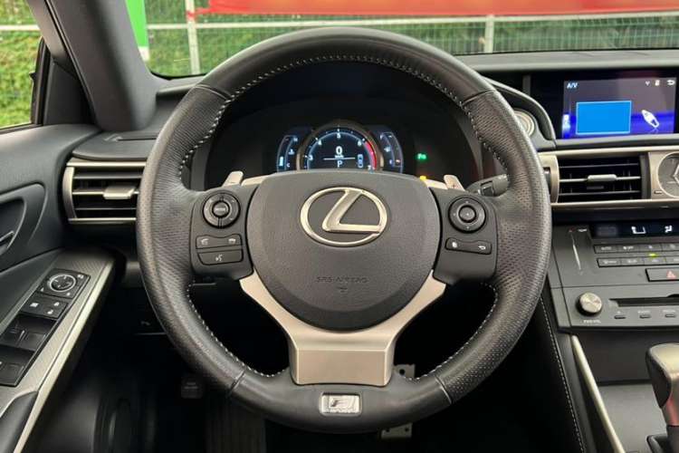 Used Lexus IS 2015 200t F SPORT Interior 8